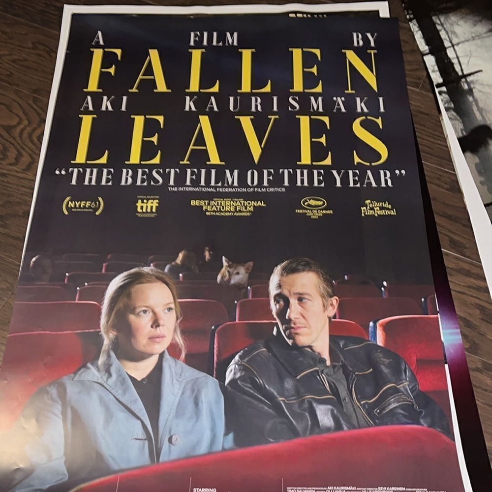 Fallen Leaves film theatre promotional 27x 39” big Movie Poster Alma Poysti